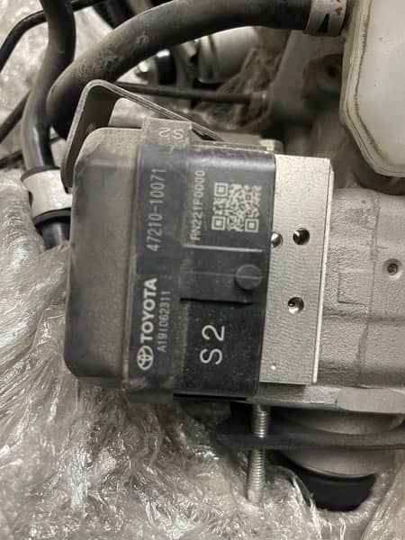 Toyota CHR ABS Brake booster 4