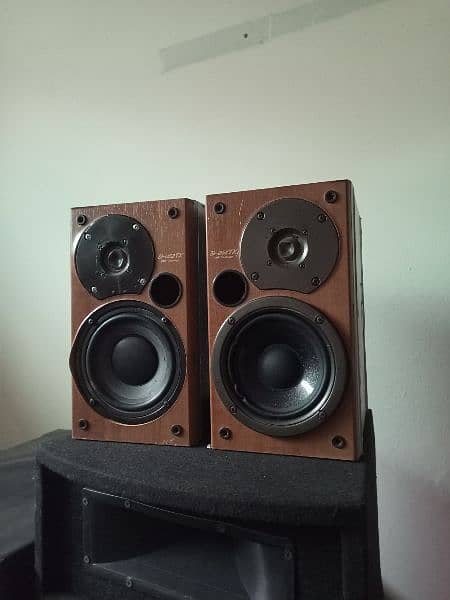 Speakers / woofers  different prices 13