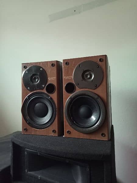 Speakers / woofers  different prices 12