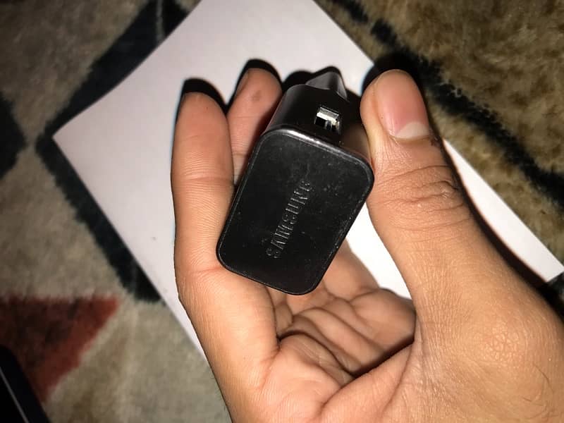 Samsung s8 fast charger in good condition 12