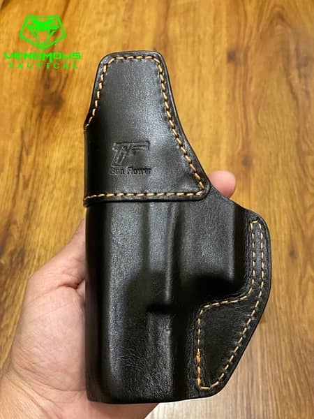 Holsters with inside leather lining to avoid scratches 2