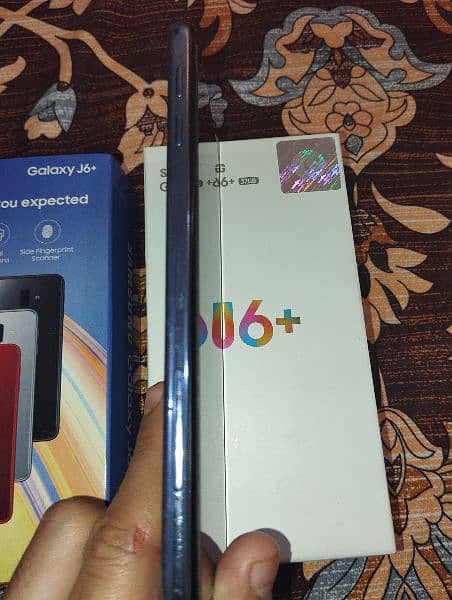 Samsung Galaxy j6+ 3