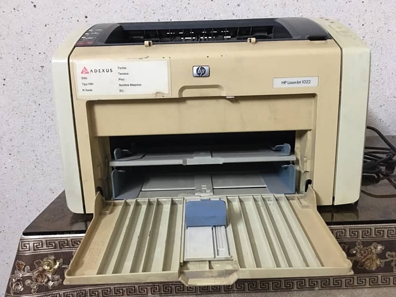 HP Laser Jet 1022 printer 1