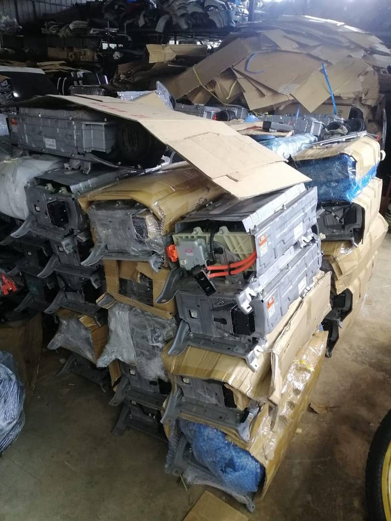 Prius aqua axio filder camry hybrid battery avalibale. 3