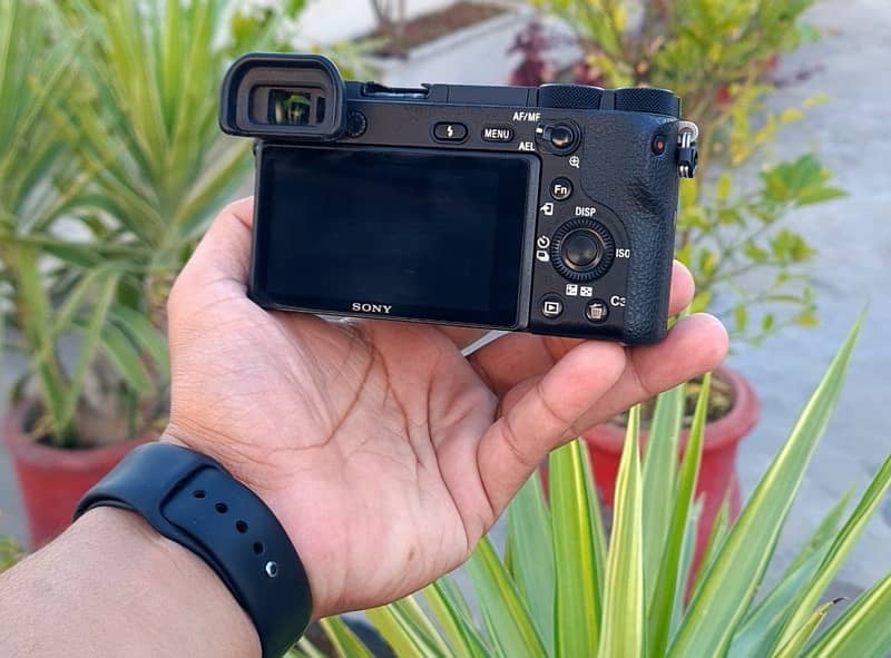 SONY A6500 WITH KIT LENZ SHUTTER COUNT 7100 4