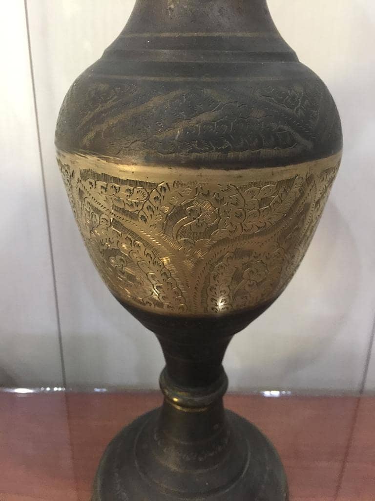 ANTIQUE WORLD PRESENT  HANDMADE COPPER VASE LENGTH 15INCH  MINT COND 1