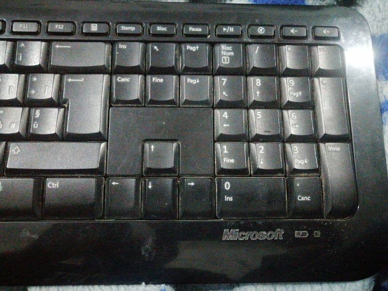 original Microsoft wireless keyboard 1