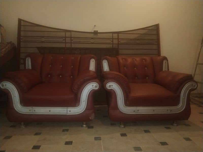 Good condition koi mala ni strong havy sofa set 1