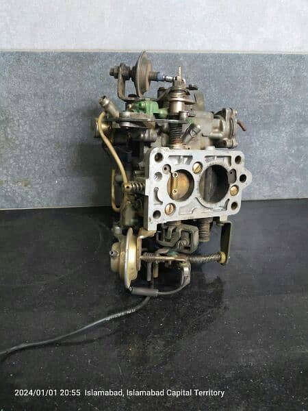 Toyota cressida 22R Carburetor For Sale 4