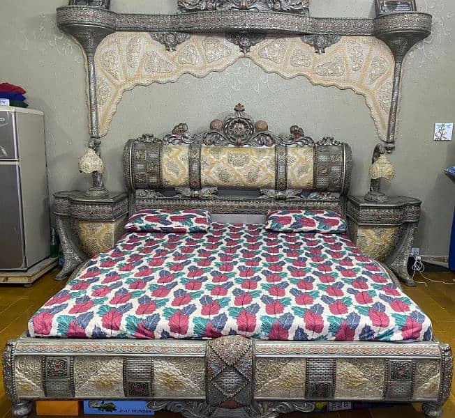 Beautiful Royal Furniture in excellent condition 1