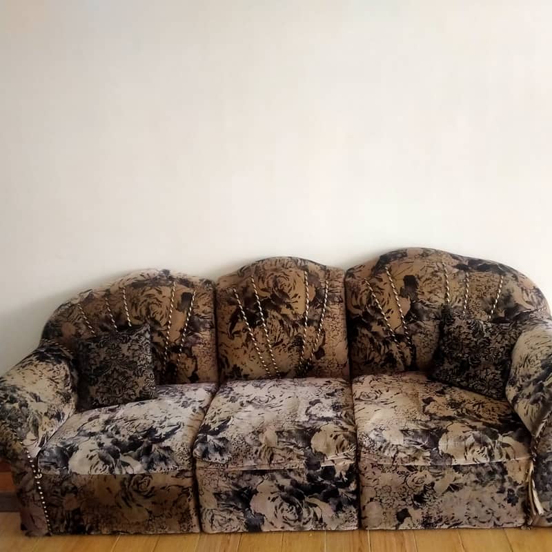Sofa urgent sale 2