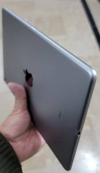 iPad Pro 10.5 (2017) 256gb Cellular (PTA Approved) 1