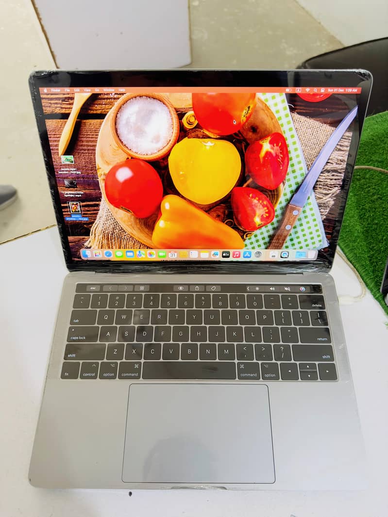 Apple Macbook PRo 2017 Core i7 4