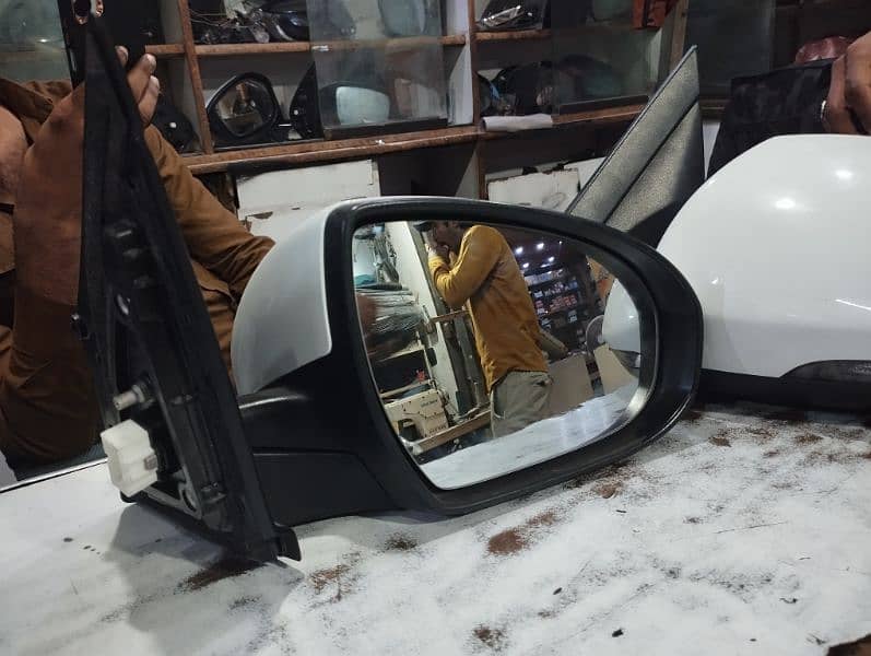 Hyundai Tuscon Side Mirrors Available Auto Retractable 1
