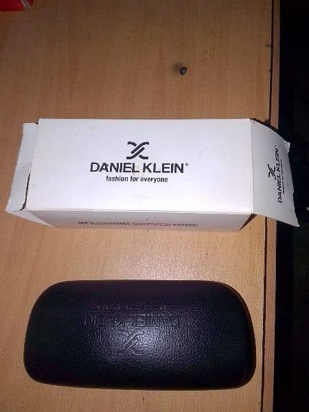 one Daniel Klein sunglasses sell 4