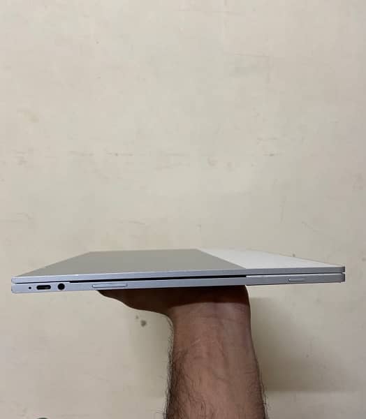 Google PixelBook 8gb 128gb i5 7th gen 5