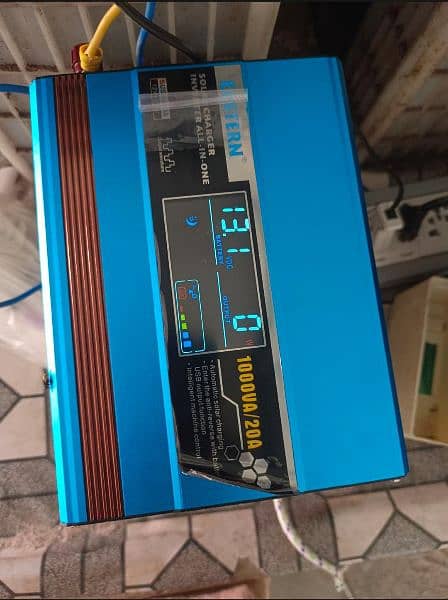 EASTERN Solar charger inverter all in one 1