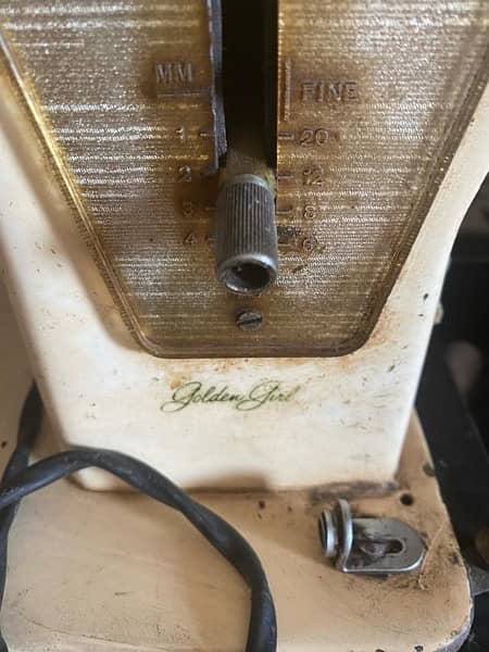 singer sewing machine in good price 0