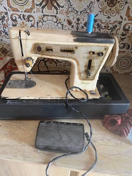 singer sewing machine in good price 2