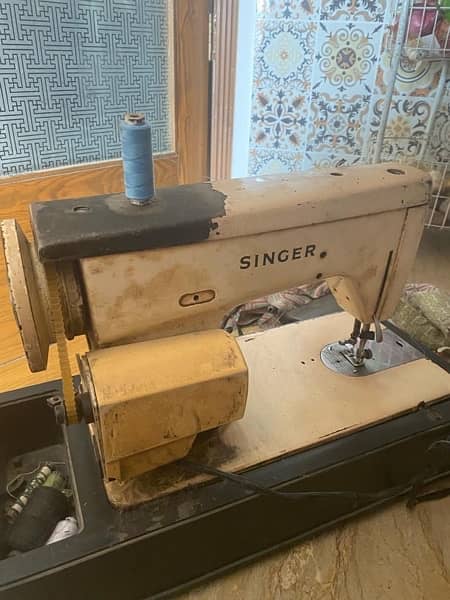 singer sewing machine in good price 3