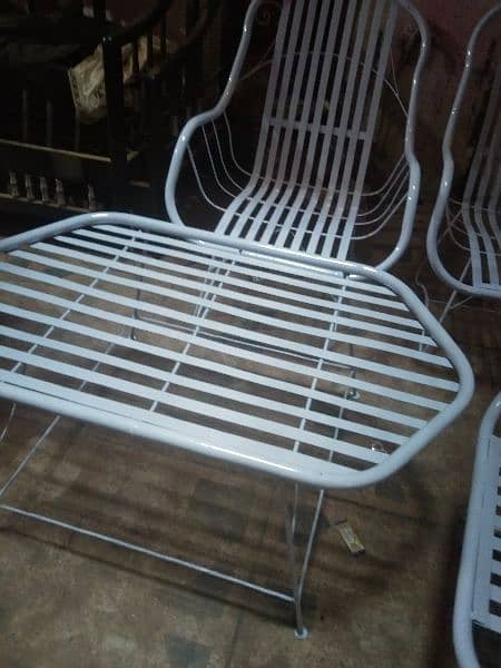 new lawn chairs (6 chairs with table) 1