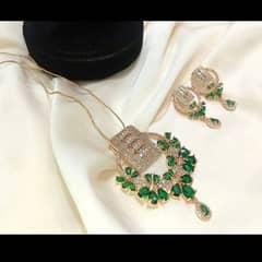 wholesale price 1 carat golden luxury jewellery, refined green stones
