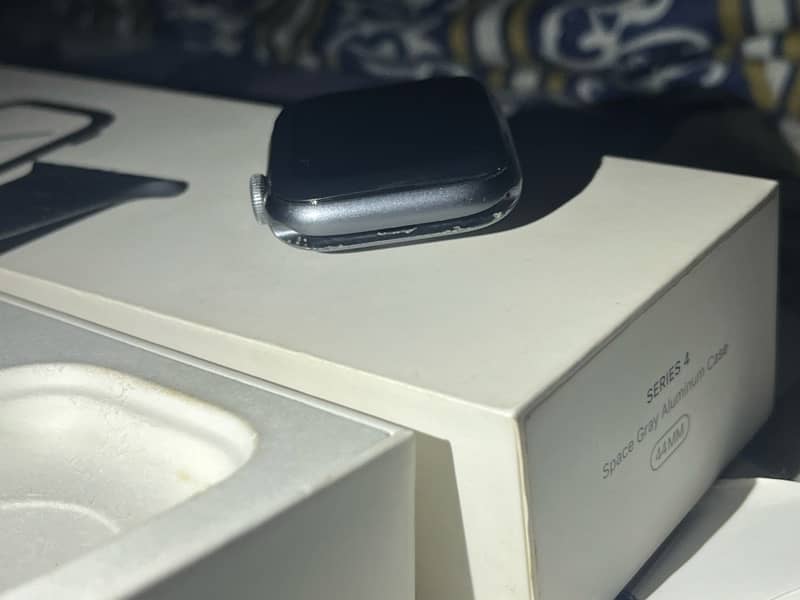 Apple watch series 4 clearance 44mm box