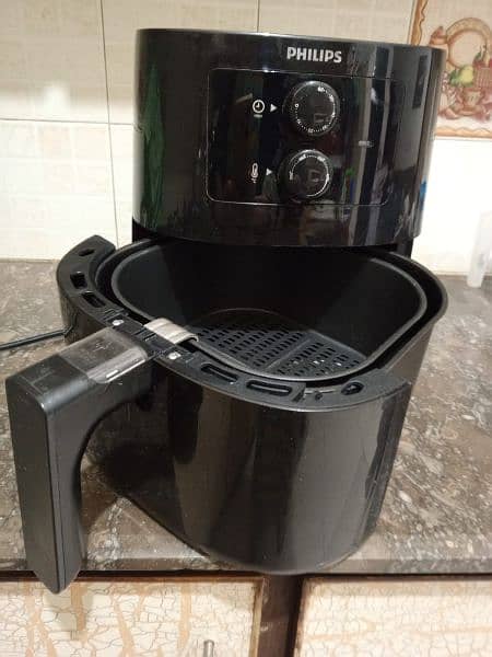 Philips Air Fryer HD9200/90 ALMOST NEW 6