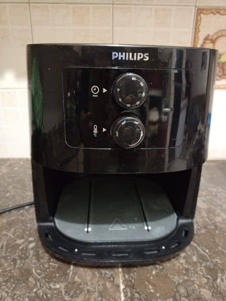 Philips Air Fryer HD9200/90 ALMOST NEW 7