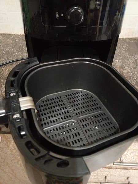 Philips Air Fryer HD9200/90 ALMOST NEW 9