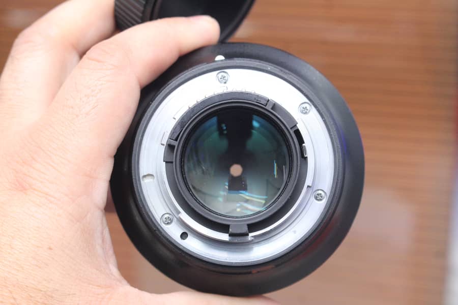 Nikon 85mm 1.8G Lens 3