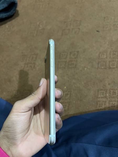 iphone 7+ Gold 32 gb PTA approved 1