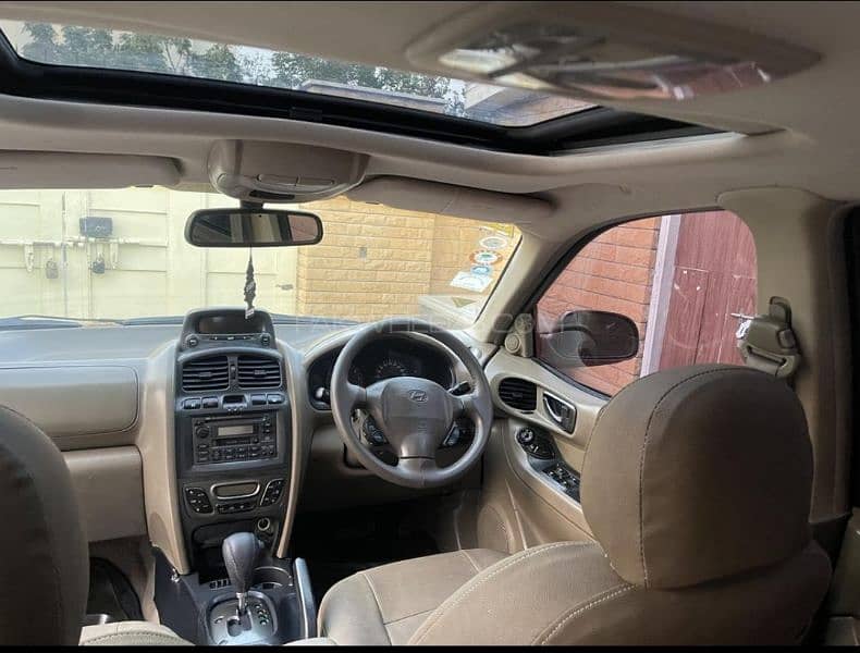 Hyundai Santa fee in owsum condition 1