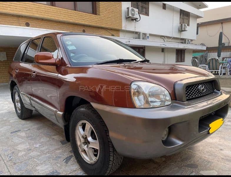 Hyundai Santa fee in owsum condition 2