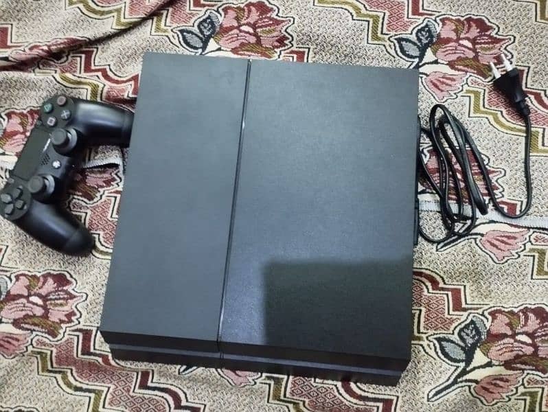 PS4 500Gb Jet Black Colour With Box and Accessories Gaming Consoles