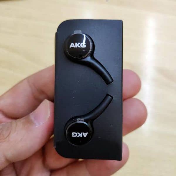 SAMSUNG s10+ box pulled original akg handfree fully  new 0