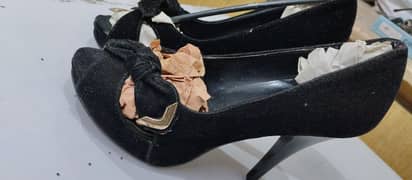 Black velvet high heels for girls
