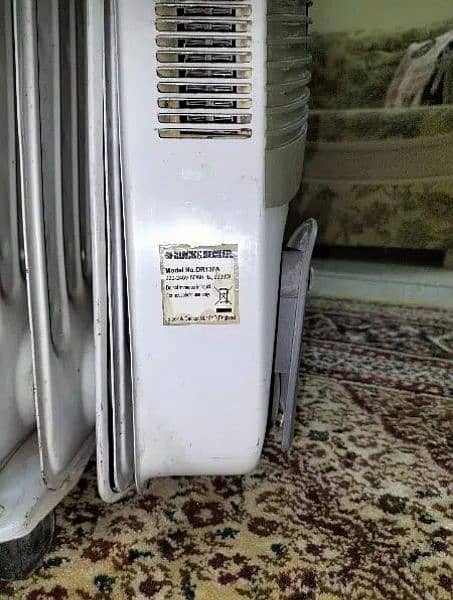 BLACK AND DECKER ORIGINAL IMPORTED OIL HEATER 3