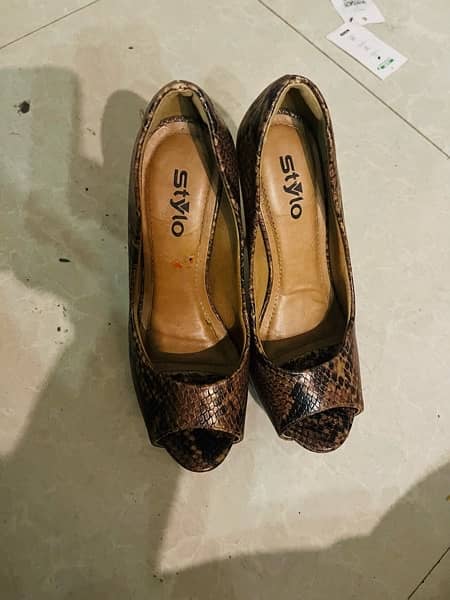 Brown high heels 1