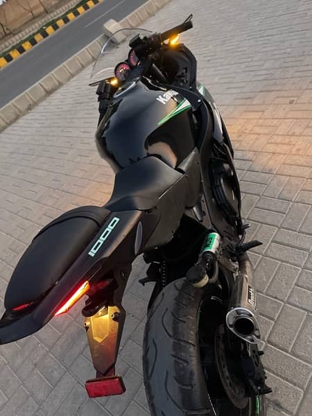 Heavy sports bike Kawasaki modified into ZX10R in perfect condition!! 12