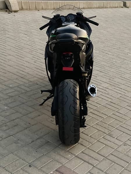Heavy sports bike Kawasaki modified into ZX10R in perfect condition!! 16