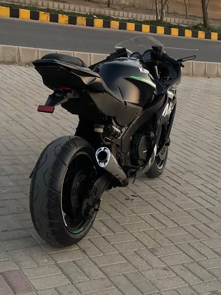 Heavy sports bike Kawasaki modified into ZX10R in perfect condition!! 18
