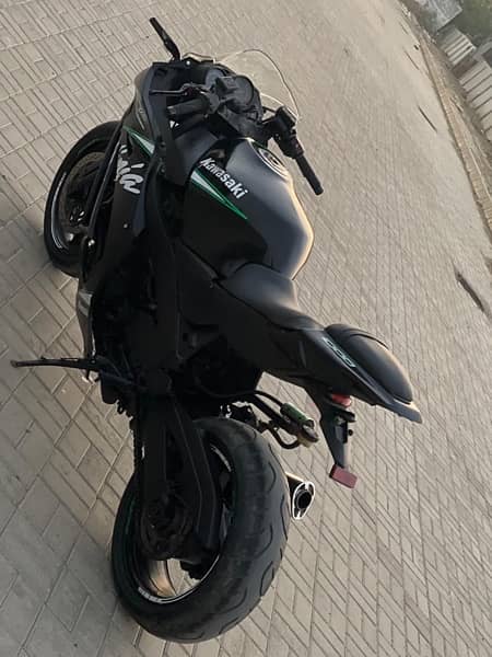 Heavy sports bike Kawasaki modified into ZX10R in perfect condition!! 19