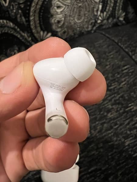 Apple Airpods Pro 2nd Generation Original 10/10 Condition 3