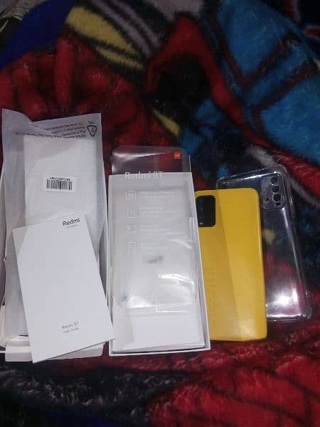realme 9t with box  6+2/128 and paouch 1