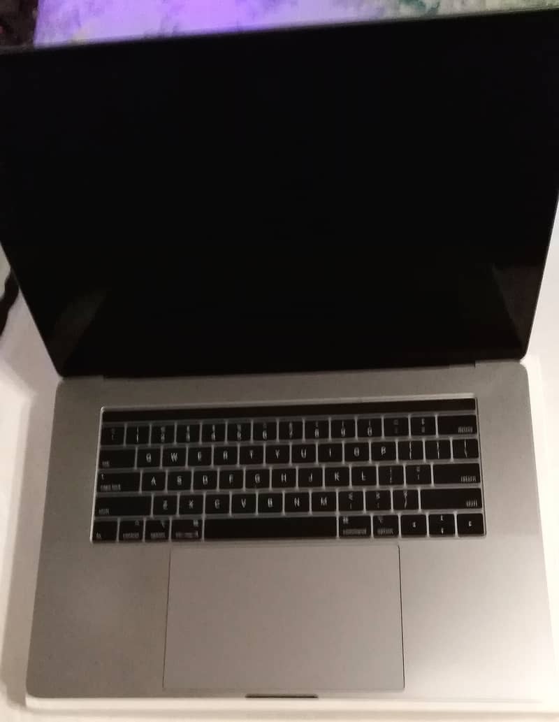 Macbook 15" 2018 16gb/512gb Lines on Screen Model A1990 Touch Bar / ID 9