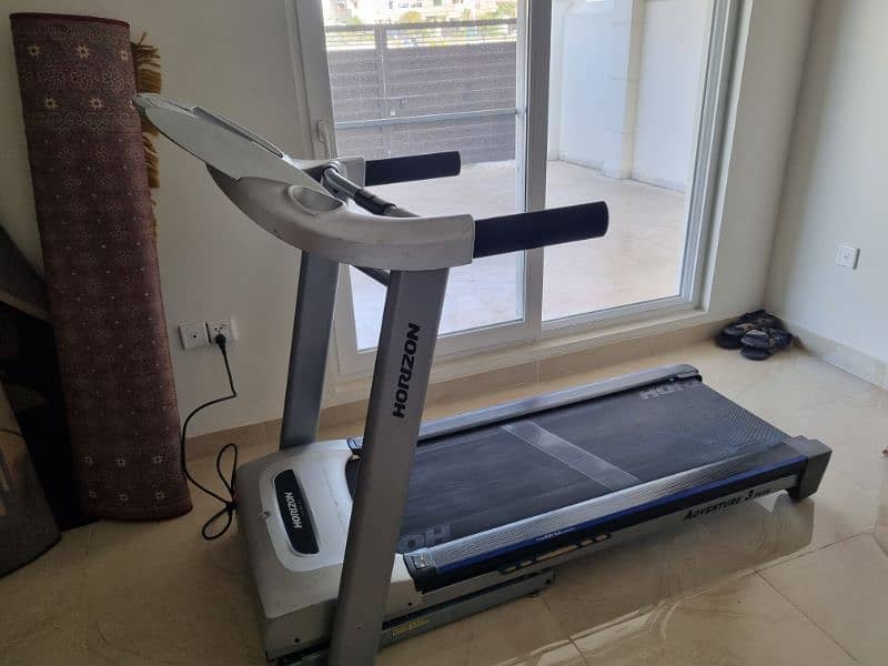 Imported Canadian Treadmill for gym, home (Horizon Adventure 3 plus) 0