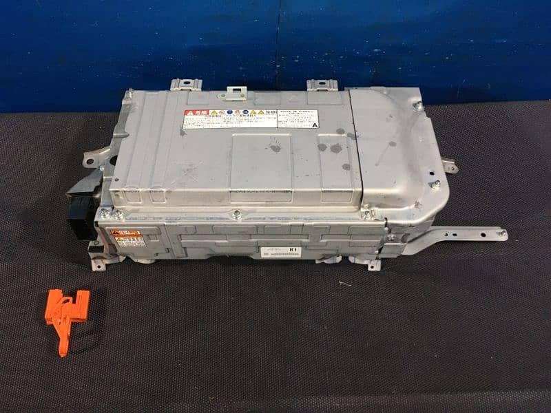Toyota Aqua Hybrid Battery Cell Replacement Abs System Car Scanning 3