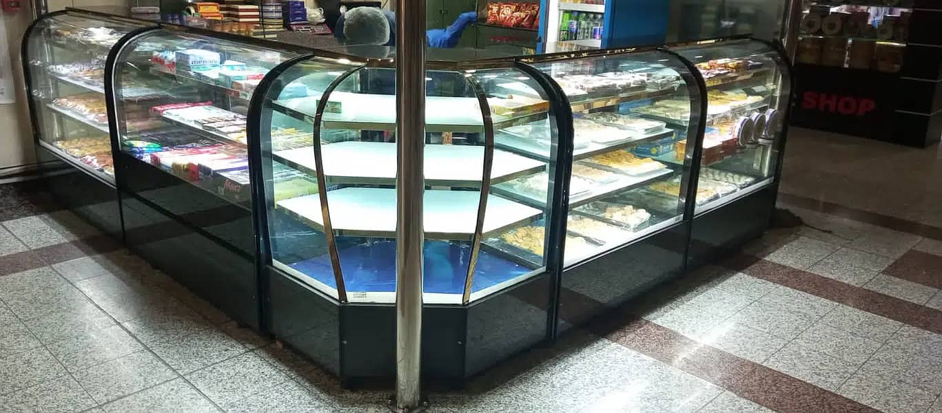 STEEL & GLASS Vertical Cake Didplay Counter, For Bakery Manufacturer &  Seller in Meerut - Arhant Steels