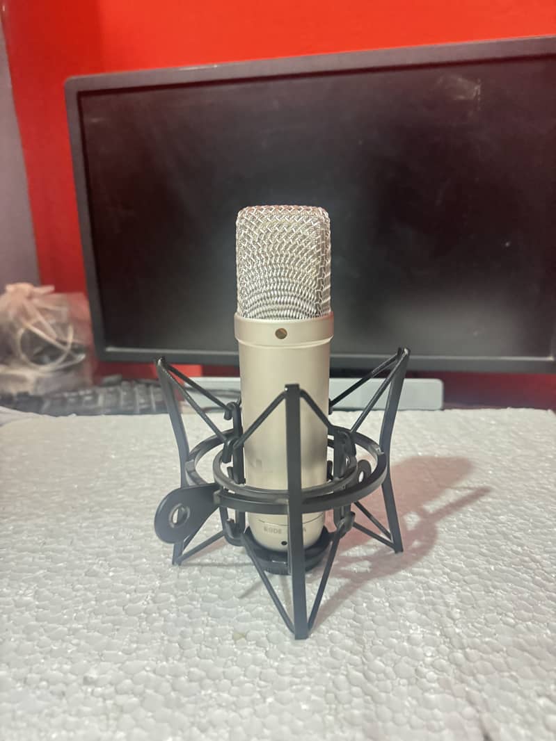 Rode NT1a Microphone with stand and PreSonus AudioBox USB 96 10